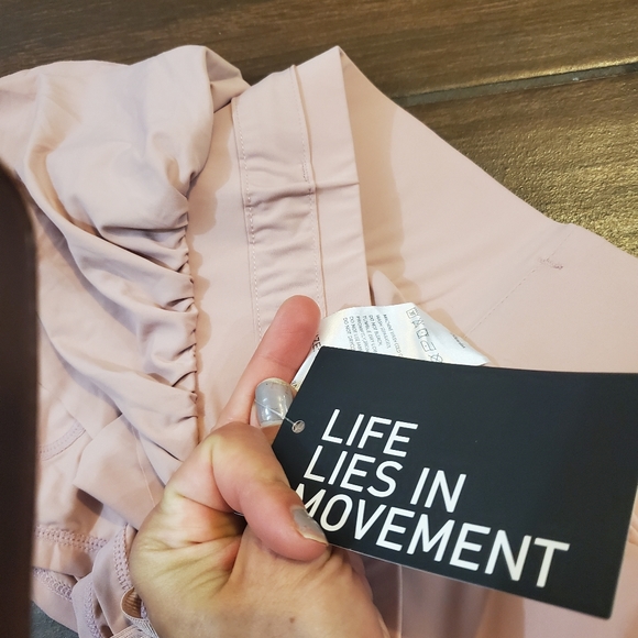 Movement shorts  buttery soft with pockets on side size small blush pink… - Picture 2 of 6